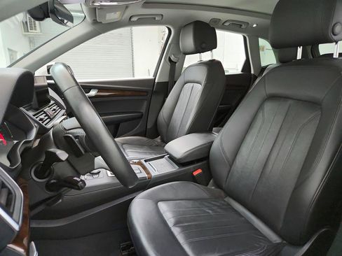 Used 2020 Audi Q5 2.0T Premium w/ Convenience Package AWD/4WD image 14