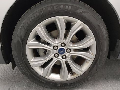 Used 2019 Ford Edge Titanium w/ Cold Weather Package FWD image 31