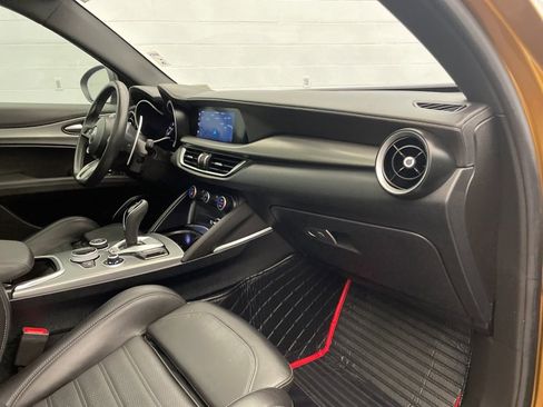 Used 2023 Alfa Romeo Stelvio Veloce image 28