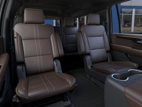 New 2026 Chevrolet Suburban High Country w/ Sun And Tow Package AWD/4WD image 39