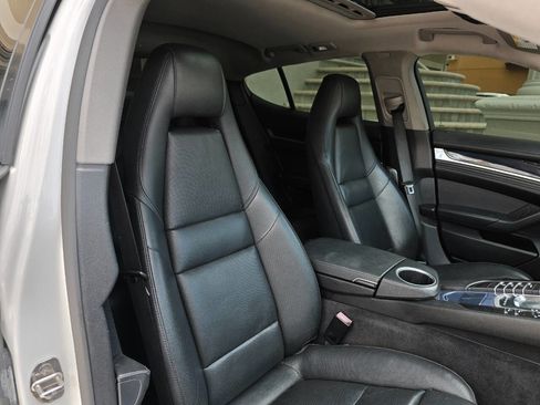 Used 2015 Porsche Panamera S w/ Premium Package image 90