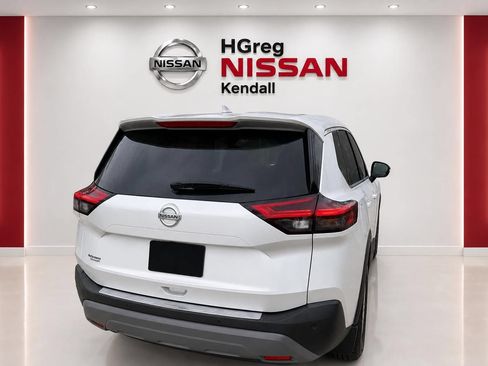 Used 2021 Nissan Rogue SV FWD image 4