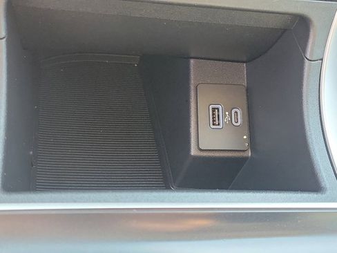 Used 2022 Ford Edge SE w/ Black Appearance Package image 30