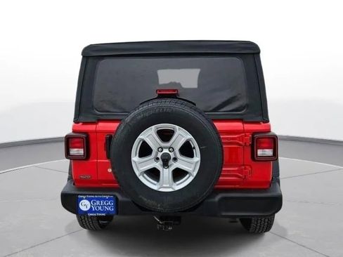 Used 2018 Jeep Wrangler Unlimited Sport S image 8