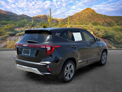 Certified 2026 Kia Seltos LX FWD image 4