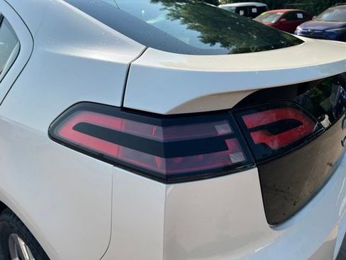 Used 2012 Chevrolet Volt Premium w/ Premium Trim Package FWD image 10