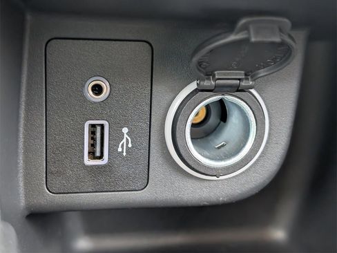 Used 2025 Nissan Kicks Play S image 18