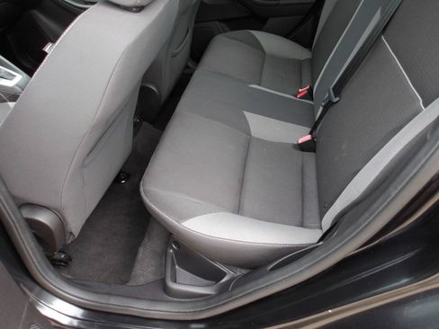 Used 2013 Ford Focus SE FWD image 21
