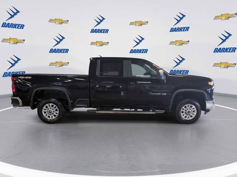 Used 2025 Chevrolet Silverado 2500 LT w/ Convenience Package image 9