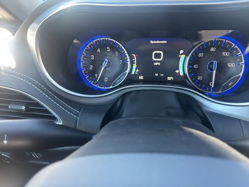 New 2026 Chrysler Pacifica Limited w/ S Appearance Package image 13