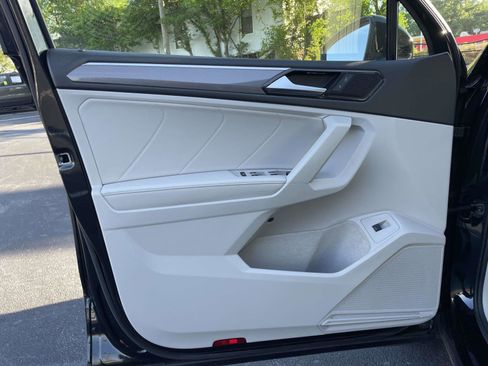 Certified 2024 Volkswagen Tiguan SE R-Line image 14