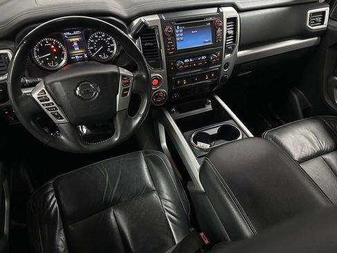 Used 2017 Nissan Titan PRO-4X w/ Pro-4x Convenience Package image 14