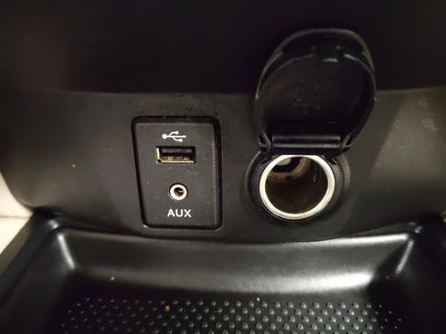 Used 2014 Nissan Rogue SV w/ SV Premium Package image 20