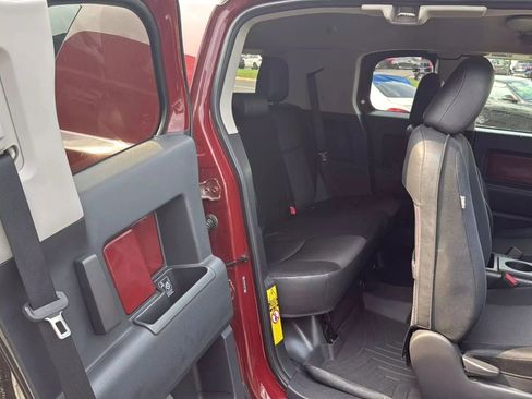 Used 2011 Toyota FJ Cruiser 4WD image 26