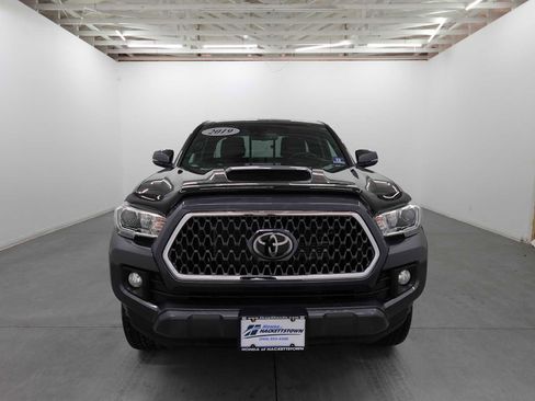 Used 2019 Toyota Tacoma TRD Sport w/ Technology Package image 2