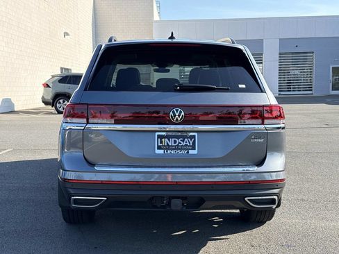 Used 2024 Volkswagen Atlas SE AWD/4WD image 4