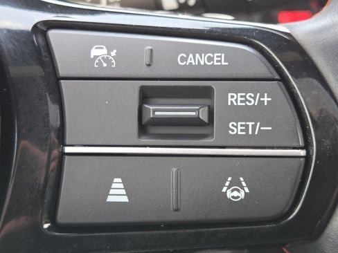Used 2025 Honda Pilot TrailSport image 38