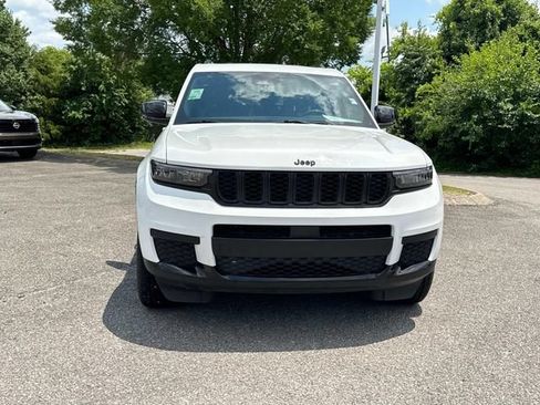 Used 2023 Jeep Grand Cherokee L Laredo AWD/4WD image 10