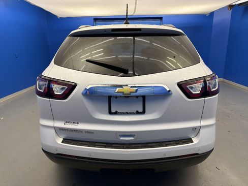 Used 2017 Chevrolet Traverse LT w/ Style and Technology Package image 6