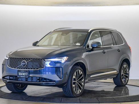 Certified 2025 Volvo XC90 B5 Plus w/ Protection Package Premier image 1