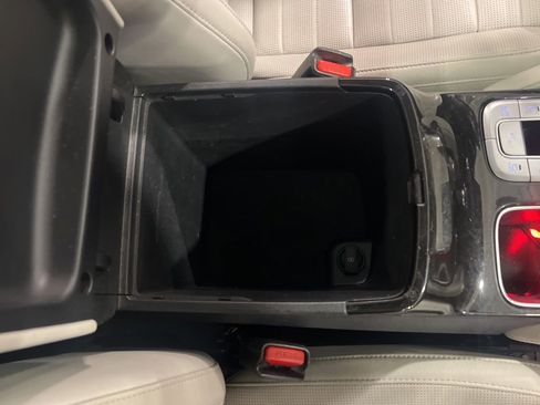 Used 2021 Kia Telluride SX w/ SX Prestige Package image 26