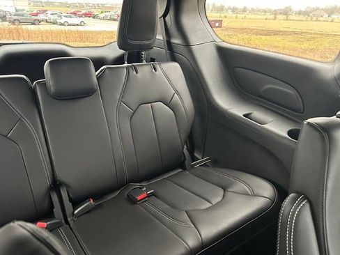 New 2026 Chrysler Pacifica Select w/ S Appearance Package image 30