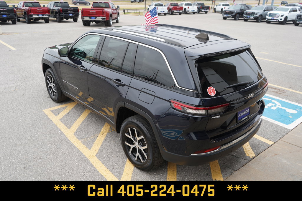 Used 2023 Jeep Grand Cherokee Limited RWD image 12