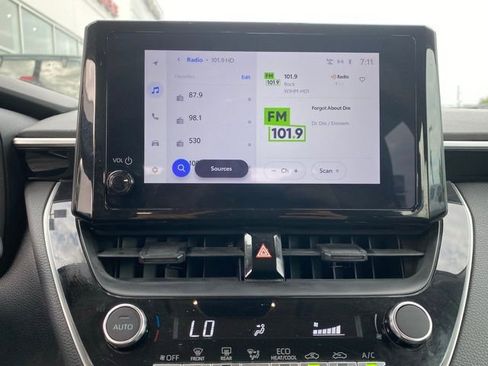 Used 2024 Toyota Corolla LE FWD image 19