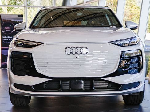 New 2025 Audi Q6 e-tron Premium AWD/4WD image 1