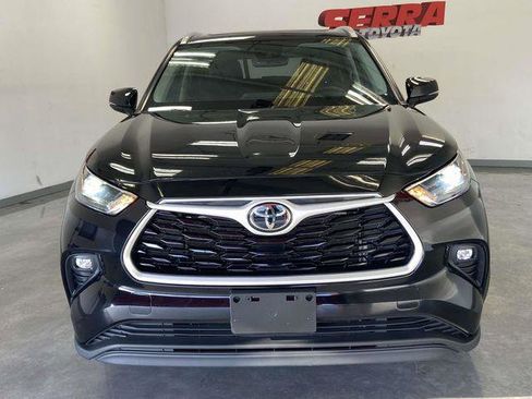 Certified 2022 Toyota Highlander XLE image 8
