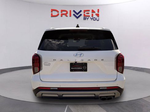 Used 2024 Hyundai Palisade SEL FWD image 4
