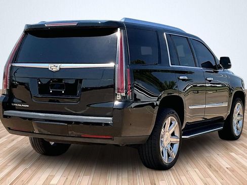 Used 2020 Cadillac Escalade Luxury AWD/4WD image 2