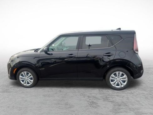 Used 2023 Kia Soul LX FWD image 8
