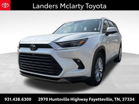Used 2026 Toyota Grand Highlander AWD image 3
