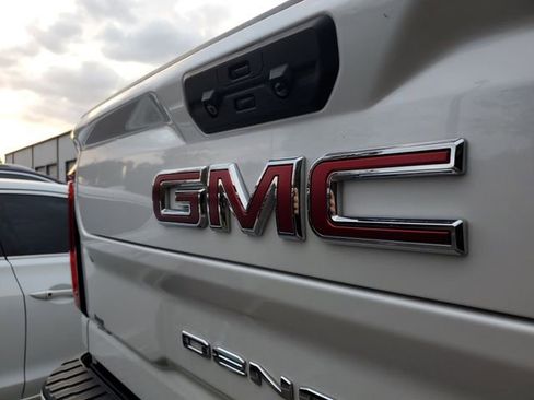 Used 2022 GMC Sierra 3500 Denali image 6