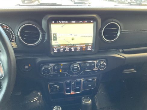 Used 2020 Jeep Wrangler Unlimited Sahara image 15
