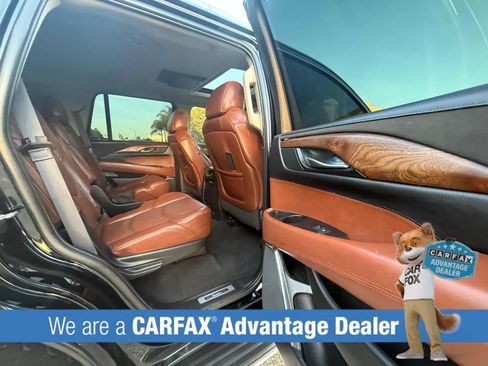 Used 2015 Cadillac Escalade Luxury AWD/4WD image 40