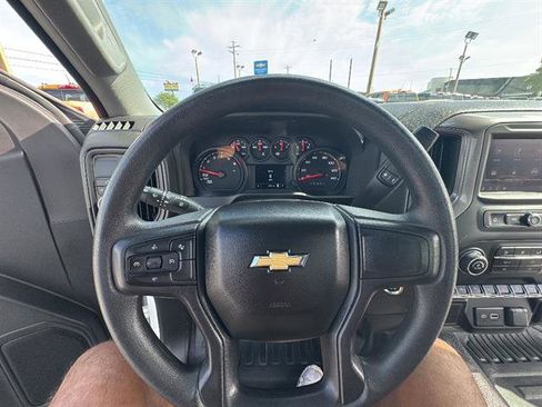 Used 2025 Chevrolet Silverado 1500 W/T image 17