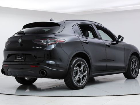 Used 2026 Alfa Romeo Stelvio Sprint w/ Convenience Package AWD/4WD image 5