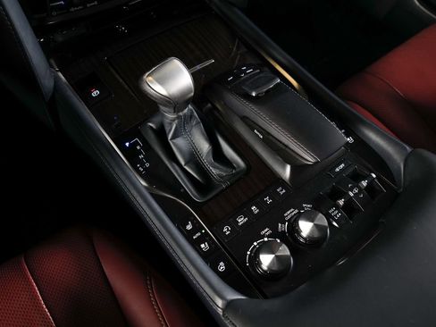 Used 2018 Lexus LX 570 4WD image 22