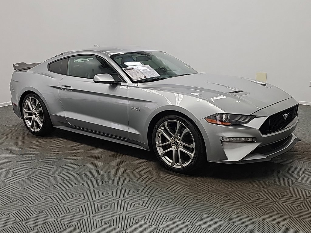 Used 2020 Ford Mustang GT Premium w/ Equipment Group 401A RWD image 3