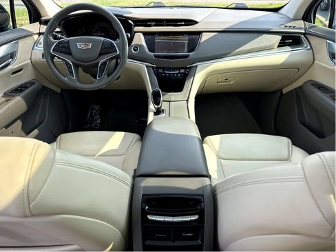 Used 2018 Cadillac XT5 Premium Luxury FWD image 13