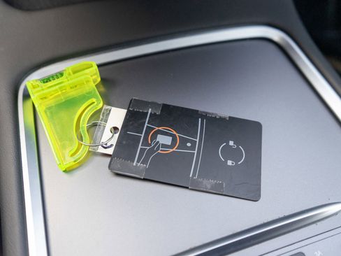 Used 2024 Tesla Model Y Long Range image 28