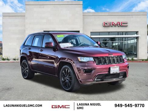 Used 2018 Jeep Grand Cherokee Altitude image 3