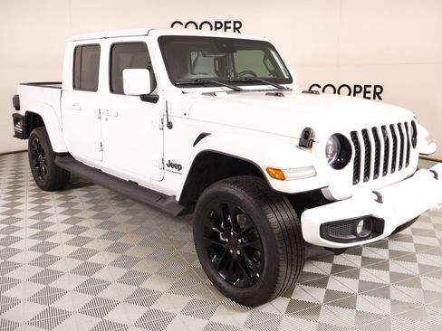 Used 2023 Jeep Gladiator Overland image 1