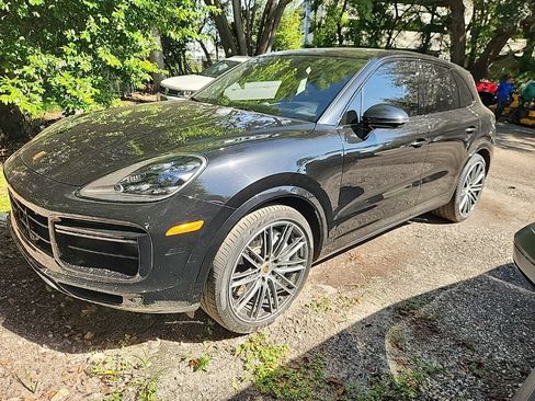 Used 2023 Porsche Cayenne Turbo AWD/4WD image 1