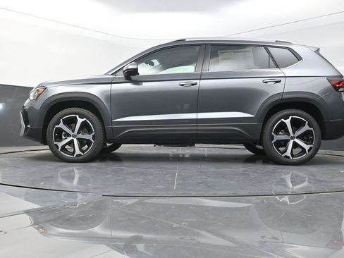 New 2025 Volkswagen Taos SEL image 22