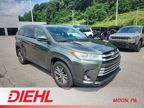Used 2019 Toyota Highlander XLE AWD/4WD image 1