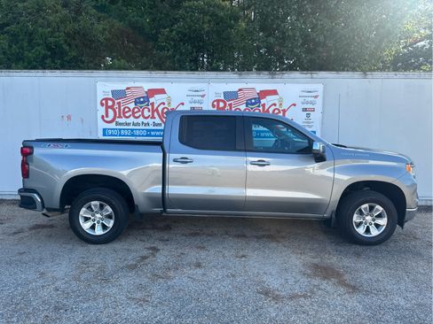 Used 2023 Chevrolet Silverado 1500 LT w/ Safety Package AWD/4WD image 2