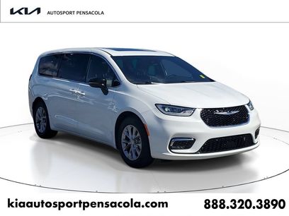 Used 2026 Chrysler Pacifica Limited